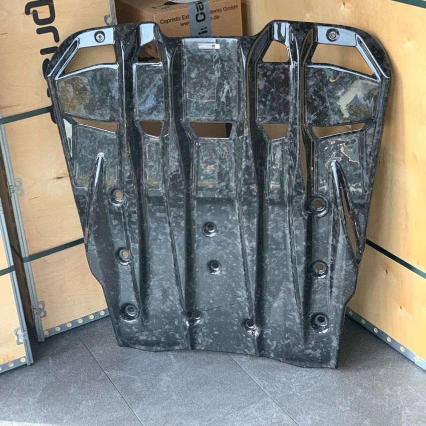 Porsche 991.2 GT3RS - Carbon Fiber Engine Cover/Diffuser main image 1